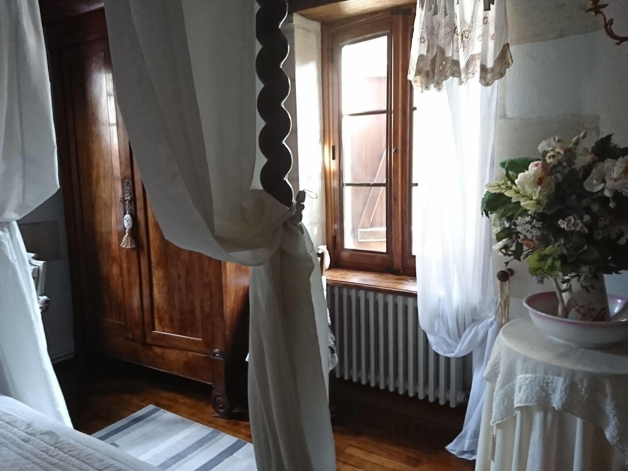 Moulin Rouhaud Hotel Montboyer Ngoại thất bức ảnh