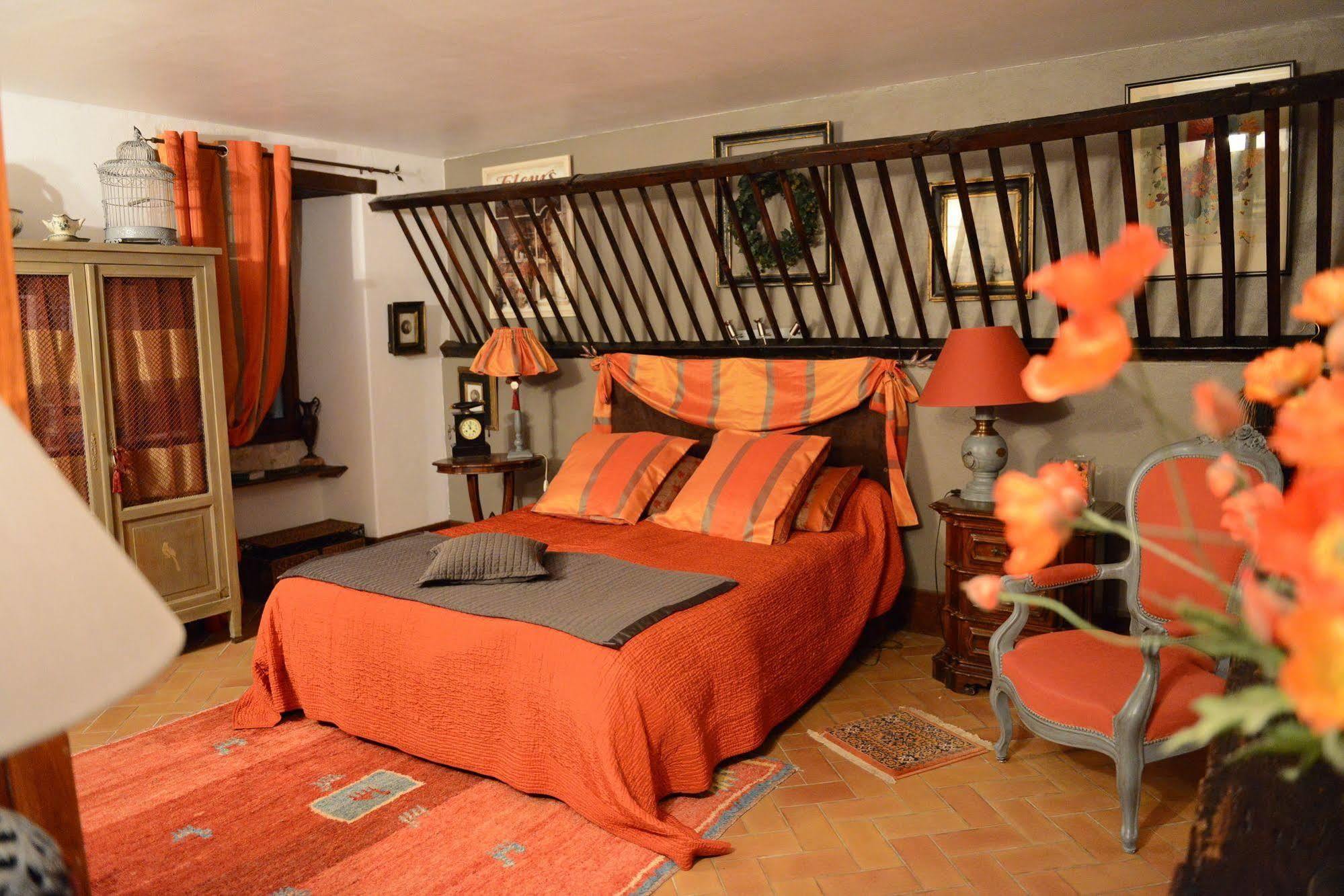 Moulin Rouhaud Hotel Montboyer Ngoại thất bức ảnh